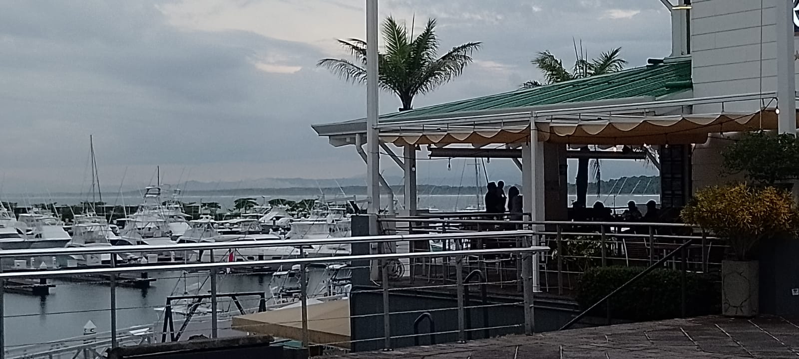 Embarcaciones en la Marina Quepos
