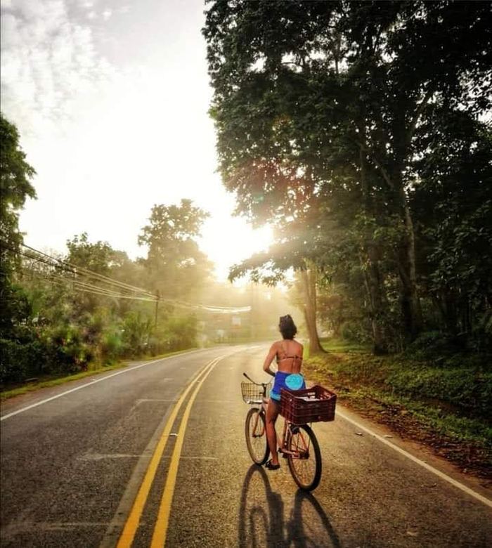 Ciclista en el camino hacia Veragua